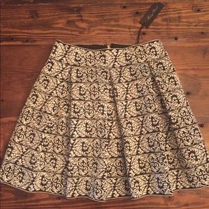 🆕🎉Price!! NWT....Honey Punch B&W Skirt